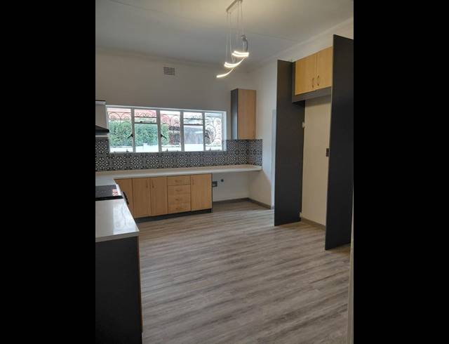 3 BEDROOM HOUSE FOR SALE IN GREENSIDE